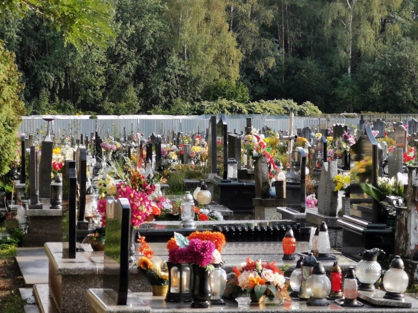 Zapadlisko na cmentarzu w Trzebini jest tymczasowo...
