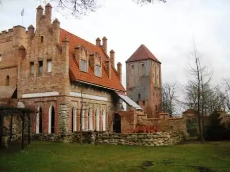 Ryszard i Jolanta von Pilachowscy ożywiają średniowieczny zamek. Fot. ANDRZEJ CZAPLIŃSKI