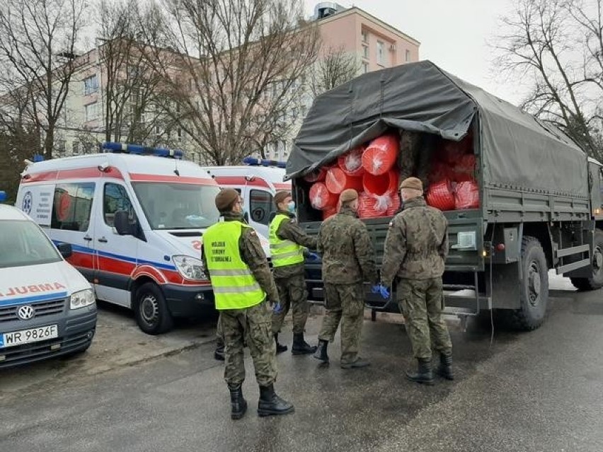 Żołnierze Obrony Terytorialnej z Radomia ruszyli na pomoc radomskim szpitalom i pracownikom służby zdrowia 