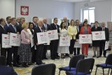 Fundusz Inwestycji Lokalnych: Szamocin, Margonin, Budzyń i gmina Chodzież z promesami od premiera