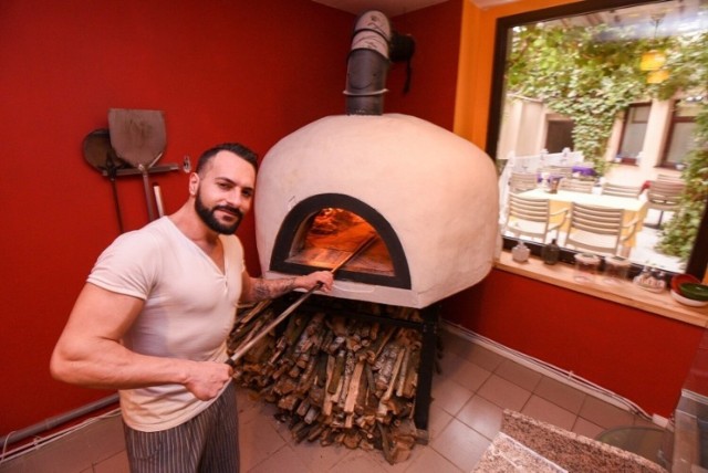 Magda Gessler i jej "Kuchenne rewolucje" przy Rynku Nowomiejskim 4 w Toruniu - rok 2019. Przeobraziła "Prova Gourmet" w "Osterię do Bitondo". Po kilku miesiącach od emisji programu przyszła pandemia, lockdown i ciężkie czasy dla gastronomii...