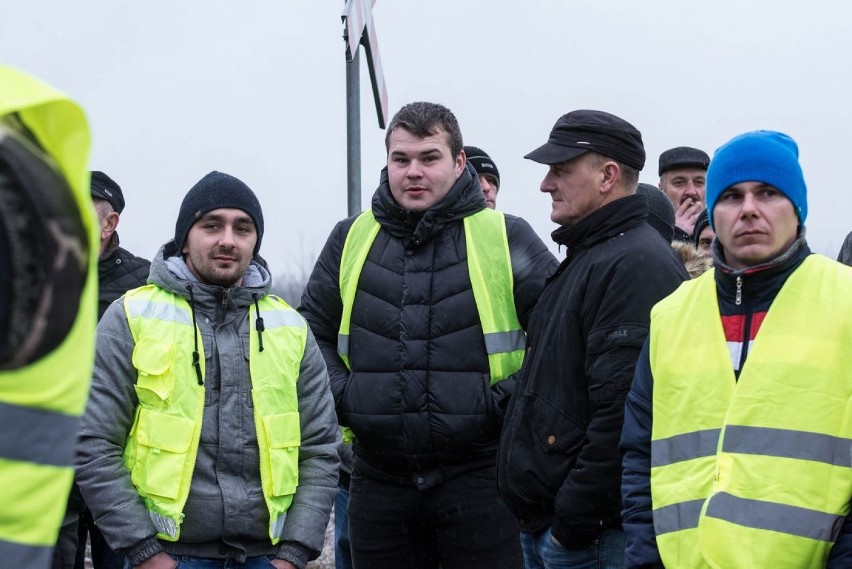 PILNE! Trwa protest rolników. Zablokowana trasa S8 [AKTUALIZACJA] [ZDJĘCIA]