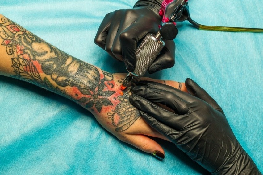 Niebezpieczne tusze do tatuaży