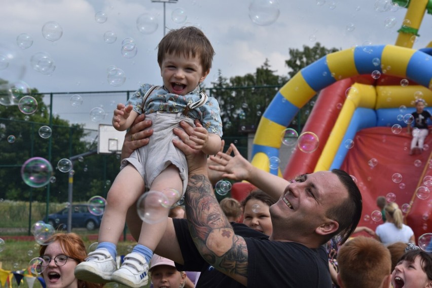 Dzieci miały niezłą zabawę podczas pikniku rodzinnego w...