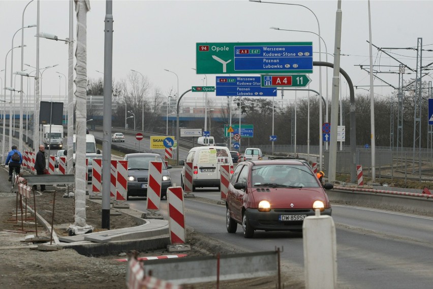 Drogowcy zapewniają, że prace na Kosmonautów idą zgodnie z...