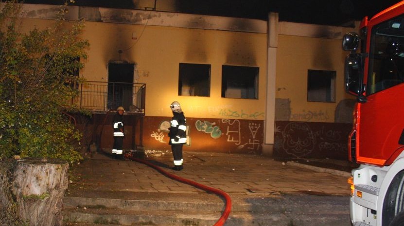 Opole: Pożar starej przychodni na Metalchemie [ZDJĘCIA]
