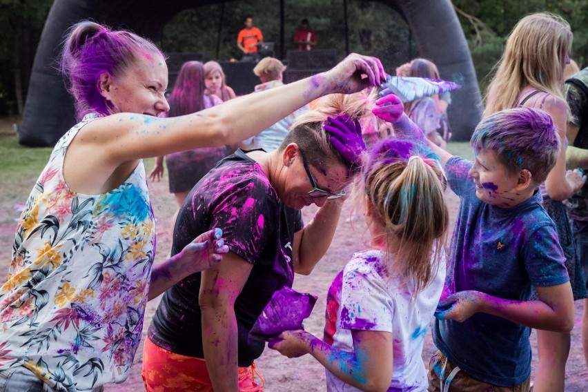 Pożegnanie Lata i kolorowy Holi Festival w Myślęcinku w Bydgoszczy [zdjęcia]