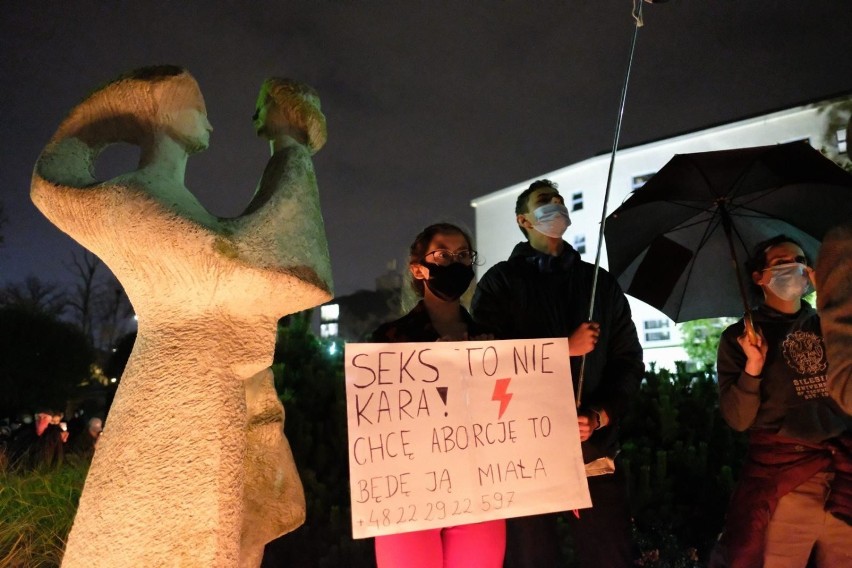 23.10.2020 Gliwice. Protest przeciwko wyrokowi Trybunału...