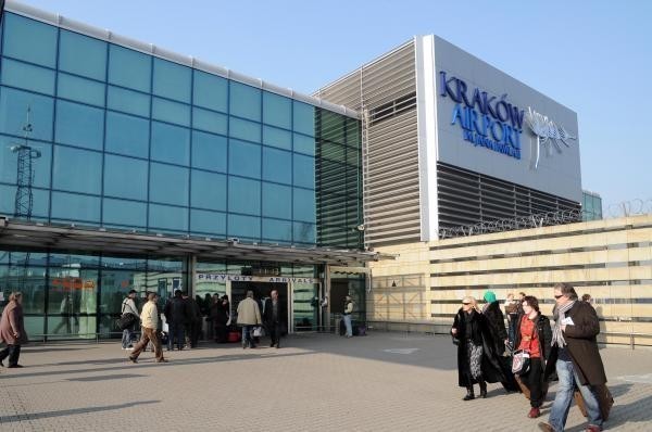 W kwietniu w Kraków Airport obsłużono ponad 300 tys. pasażerów.