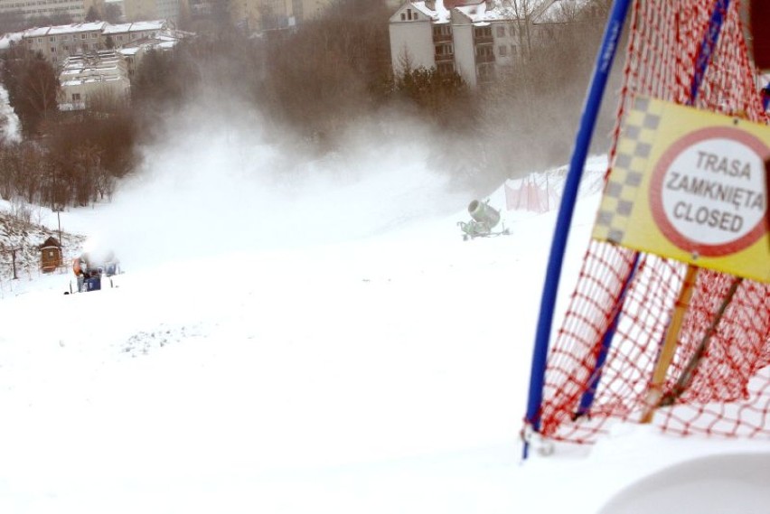 Stok Globus Ski w Lublinie. Armatki śnieżne pracują dzień i noc