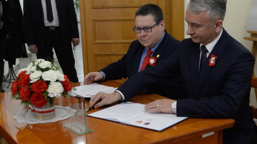 Podpisano umowę partnerską pomiędzy gminami Opoczno i...