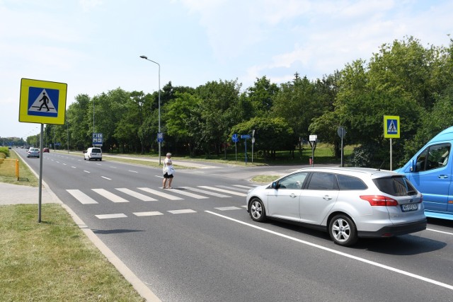 Kolejne aktywne przejścia dla pieszych w Piotrkowie będą  w al. gen. Sikorskiego przy skrzyżowaniu z ul. Kobyłeckiego i w al. 3 Maja na wysokości nieruchomości al. 3 Maja 7