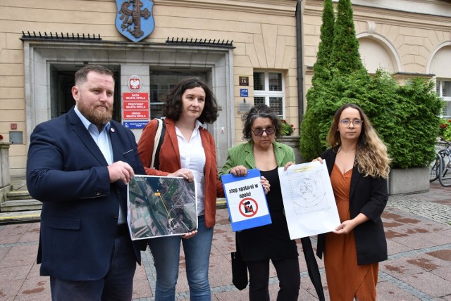 Komitet społeczny "Stop Spalarni" wspólnie z działaczami lewicy chce zablokować budowę spalarni śmieci w Opolu. Mieszkańcy Opola mogą podpisać się pod obywatelskim projektem uchwały w tej sprawie.