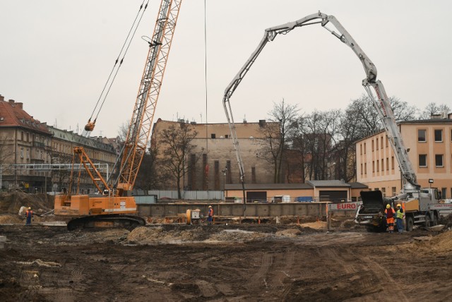 Trwa budowa tunelu nad DTŚ. Zobaczcie zdjęcia