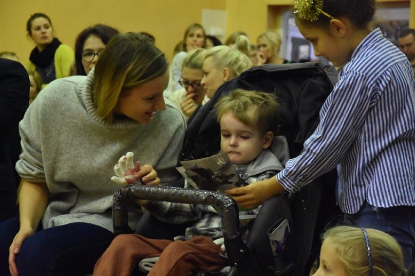 Charytatywny kiermasz świąteczny na rzecz Kajetana Lipowicza