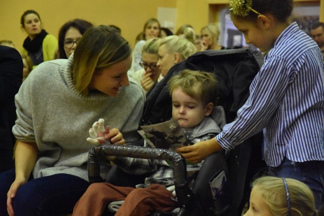 Charytatywny kiermasz świąteczny na rzecz Kajetana Lipowicza