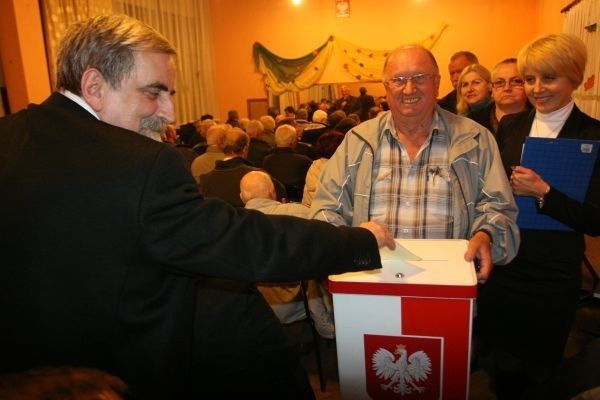 Na osiedlu Kochanowskiego na drugą kadencję wybrano w środę przewodniczącego Andrzeja Leśniaka