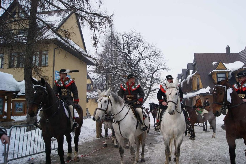 Kolędnicy zagrali na wierchach Bukowiny