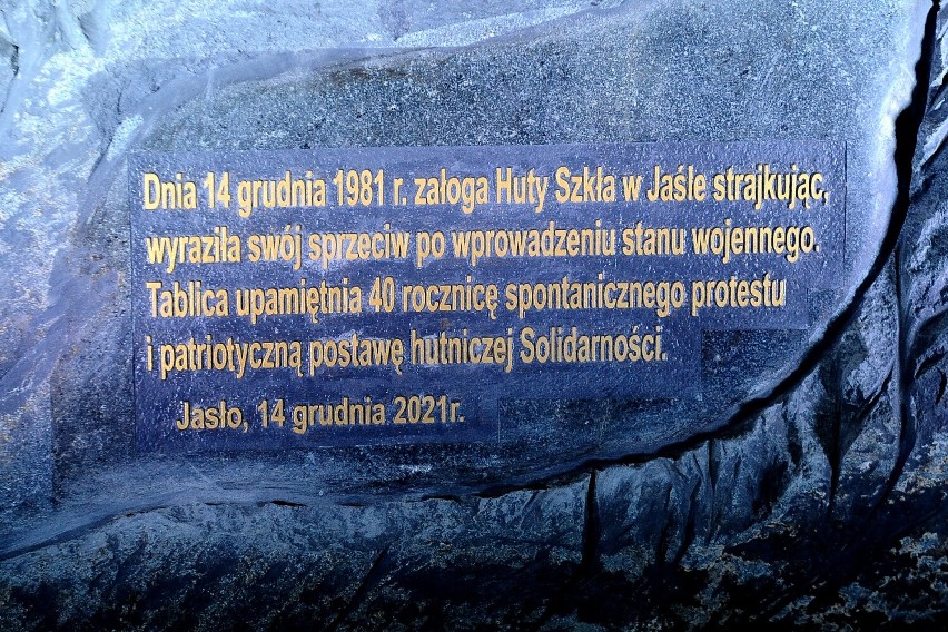 Obelisk pamięci o bohaterskich hutnikach z Jasła odsłonięty [GALERIA]