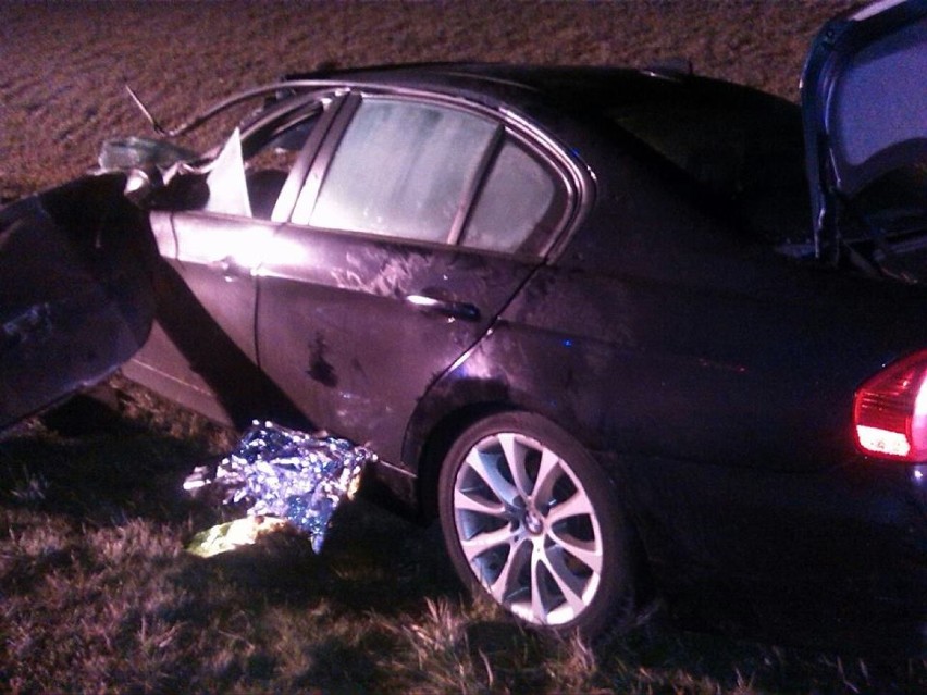 Wypadek BMW na autostradzie