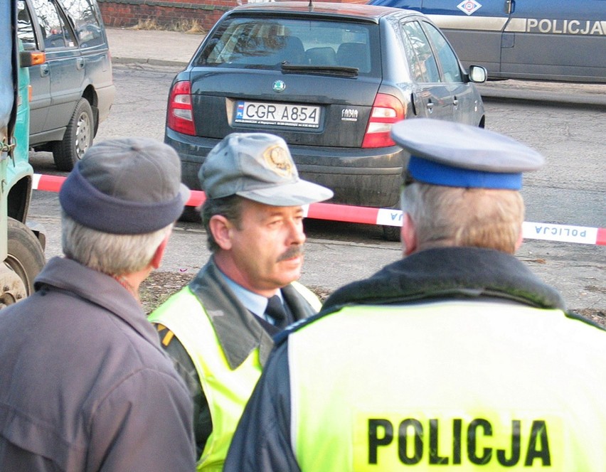 17 marca 2004 roku - policja znajduje samochód Aleksandry...