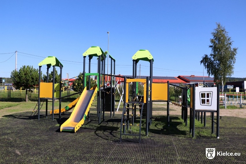Nowy plac zabaw dla dzieci oraz strefa rekreacji dla dzieci...