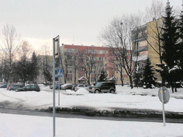 Wzdłuż tych bloków mieszkańcy osiedla Westerplatte domagają się postawienia ekranów