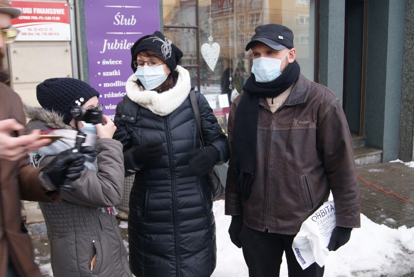 Czarny piątek w Rybniku. Mieszkańcy w maskach przeciw smogowi