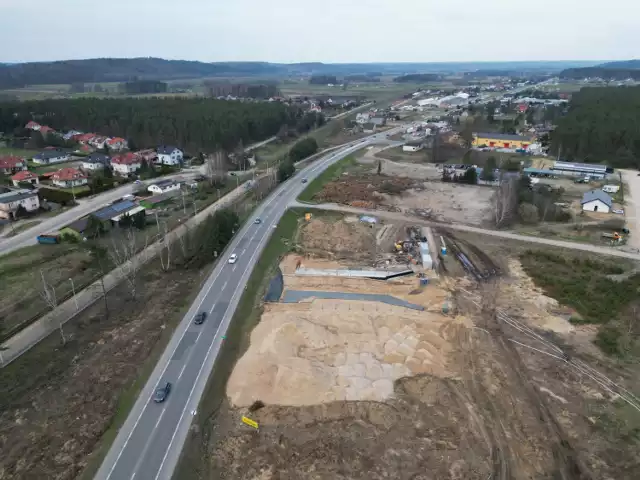 Trwają prace związane z realizacją dużej inwestycji, jaką jest budowa drogi ekspresowej S6 Bożepole Wielkie - Leśnice.