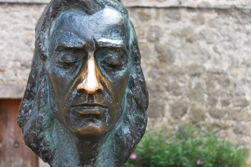 Z okazji 209 rocznicy urodzin Fryderyka Chopina odbywają się...