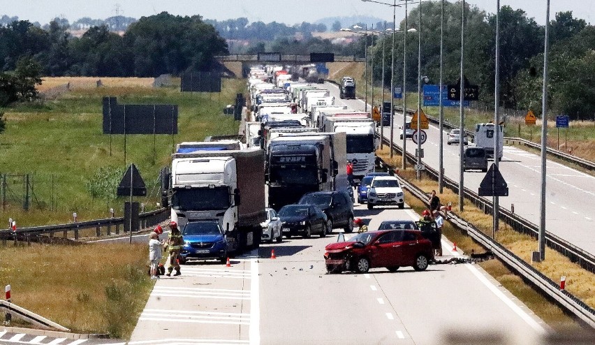 Dwa wypadki na Autostradzie A4 na wysokości Legnicy, zobaczcie zdjęcia