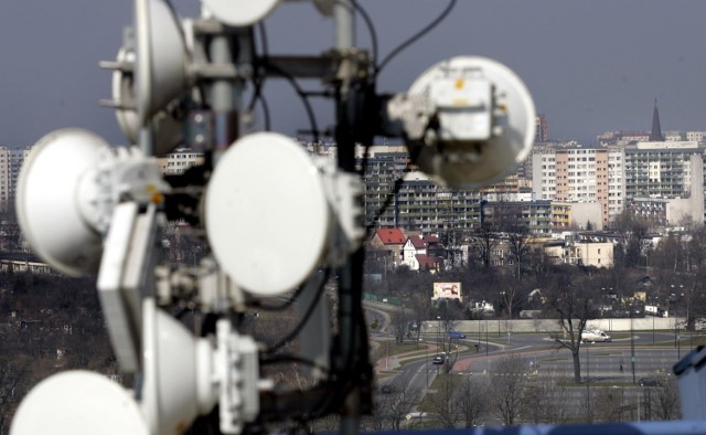 Sieć 5G uruchamiana przez polskich operatorów na razie działa na częstotliwościach wykorzystywanych przez LTE. W Opolu 5G działa obecnie w T-Mobile.