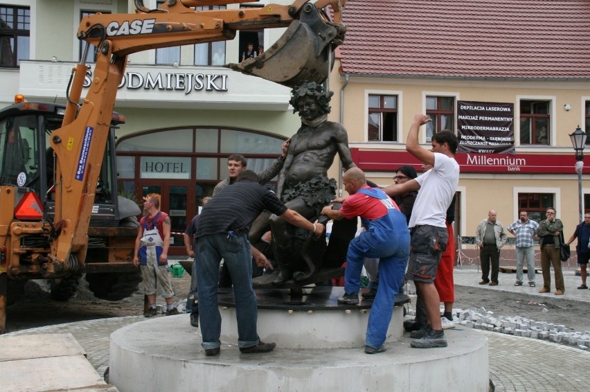 Rzeźba Bachusa waży ponad 500 kilogramów!