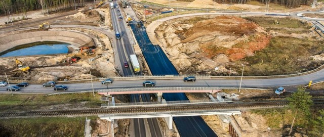 Wiadukt na węźle Pogoria zostanie rozebrany i wybudowany od nowa 

Zobacz kolejne zdjęcia/plansze. Przesuwaj zdjęcia w prawo naciśnij strzałkę lub przycisk NASTĘPNE