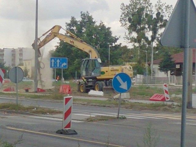 Odwiert uszkodził gazociąg na ul. Łódzkiej w Toruniu [ZDJĘCIA]