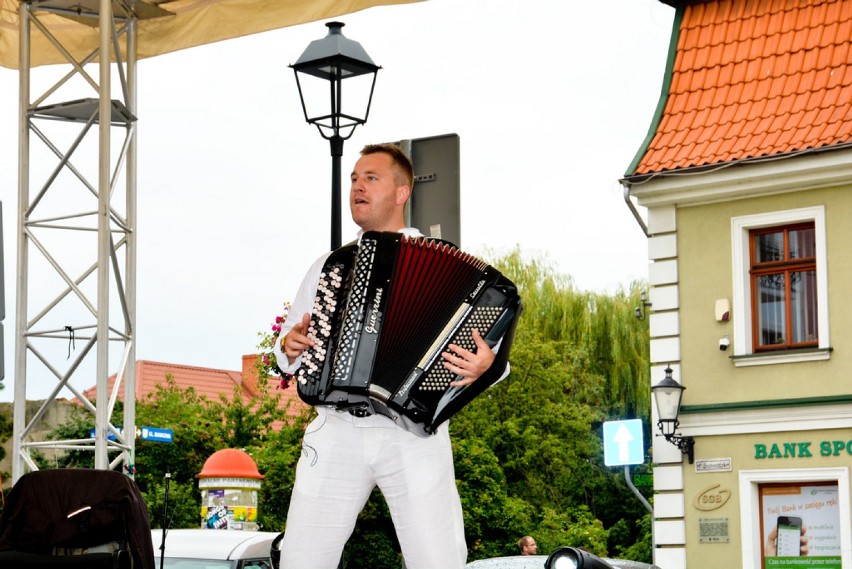 Gniew. Vivat Vasa oficjalnie otwarta - rynek tętni życiem - wieczorem bitwa [ZDJĘCIA]