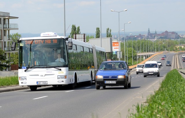 W czwartek (Boże Ciało) autobusy i tramwaje pojadą według świątecznego rozkładu jazdy bez zmian i ograniczeń.