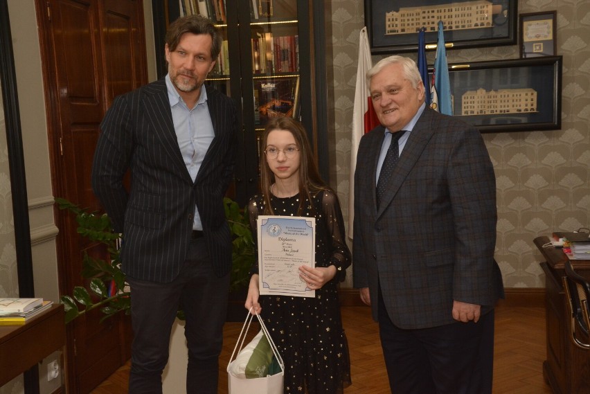 Młoda wokalistka Ada Jarek zajęła drugie miejsce w festiwalu...
