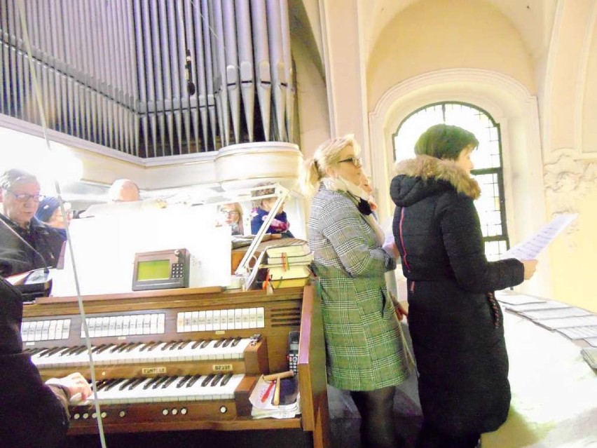 Dziś swoje święto mają organiści i chóry. Prezentujemy organistów z powiatu chodzieskiego. Część I. 
