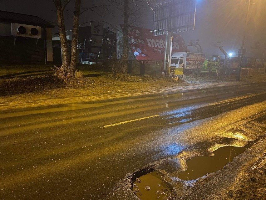 Łatają i łatają, a dziury znów powstają. Tragiczna sytuacja na łódzkich ulicach. Tak źle dawno nie było. ZDJĘCIA