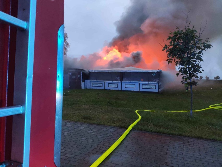 Pożar baru w Chałupach - 30 maja 2022 r.