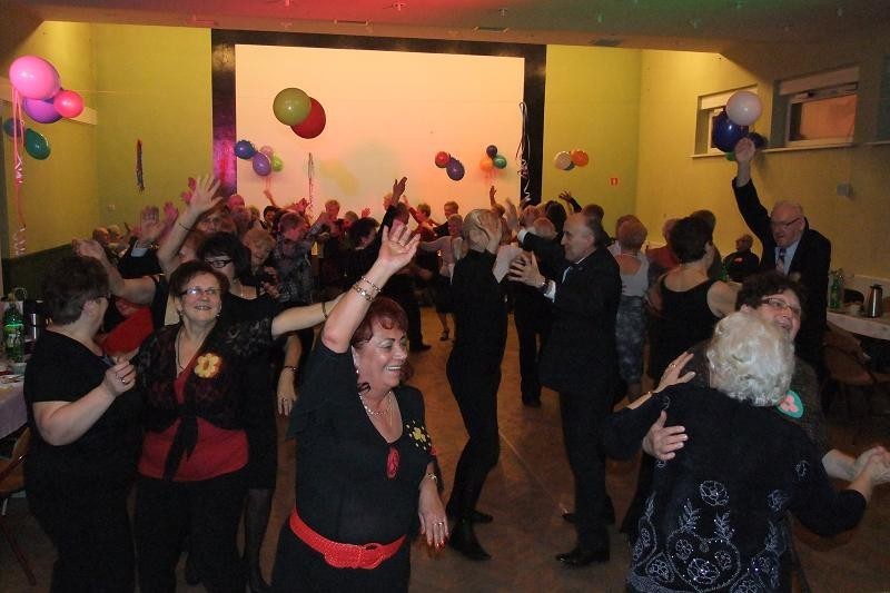 Seniorzy bawili się na balu w Opalenicy [FOTO]