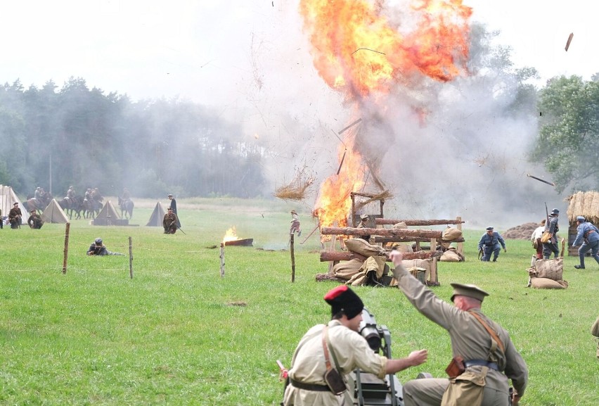 Rekonstrukcja Bitwy Warszawskiej 1920 w Ossowie. Tak Polacy pokonali Armię Czerwoną