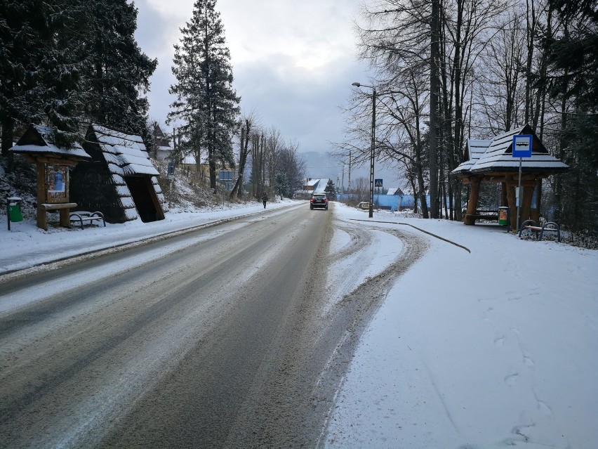 Podhale. Zima w natarciu. Pogarszają się warunki na drogach [ZDJĘCIA]