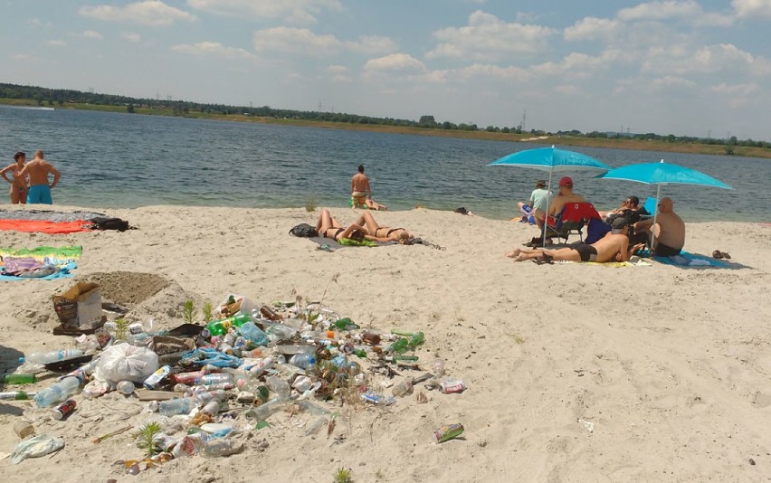 Pogoria 4: Tłumy na dzikiej plaży [ZDJĘCIA]