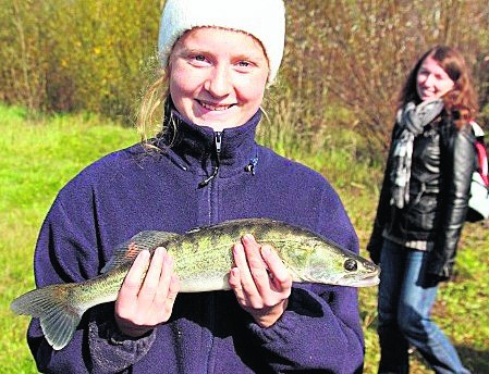 Zuzanna Sternalska złowiła blisko półmetrowego sandacza