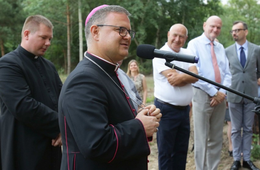 Wczoraj (04.08) na tzw. osiedlu Jar odbyło się poświęcenie i...