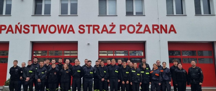 Strażacy z OSP doskonalą swoje umiejętności. Trwa szkolenie podstawowe strażaka ratownika