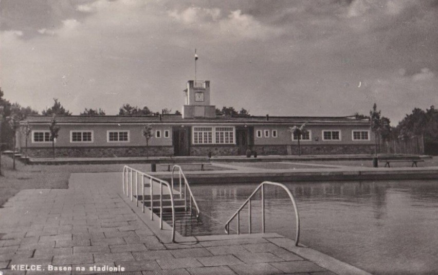 Otwarcie w 1930 ro basenu pływackiego było ukoronowaniem...