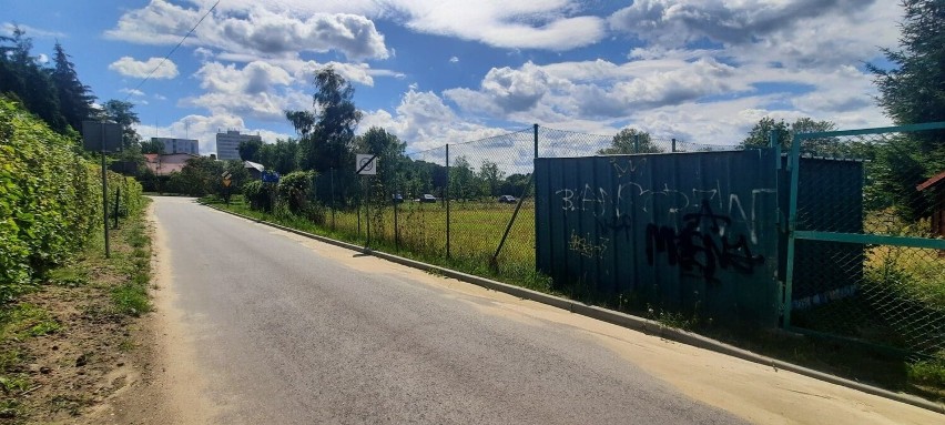 Teren kortów nad Wisłą znalazł się znów w zasobach miasta....